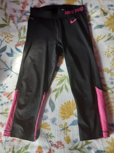 Pink and black (Nike leggings Girls size M - Picture 1 of 2